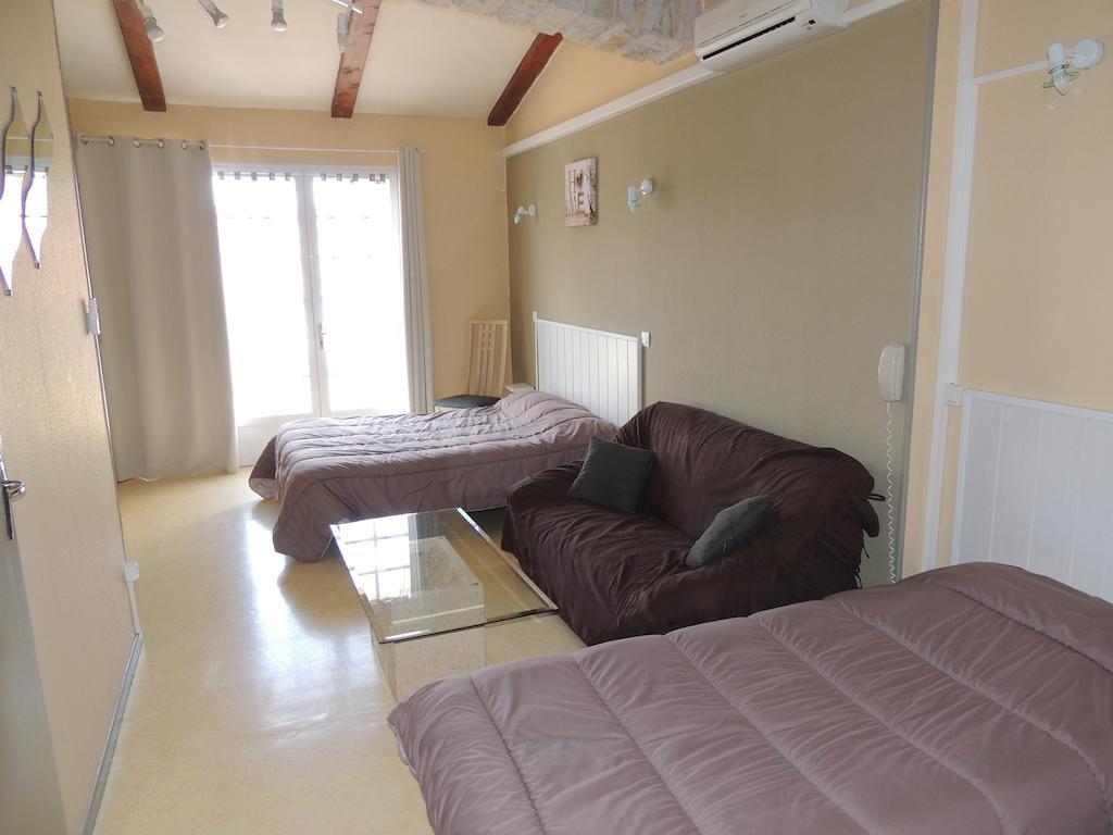 Hotel Auberge Des Charmilles Sainte-Soulle 객실 사진
