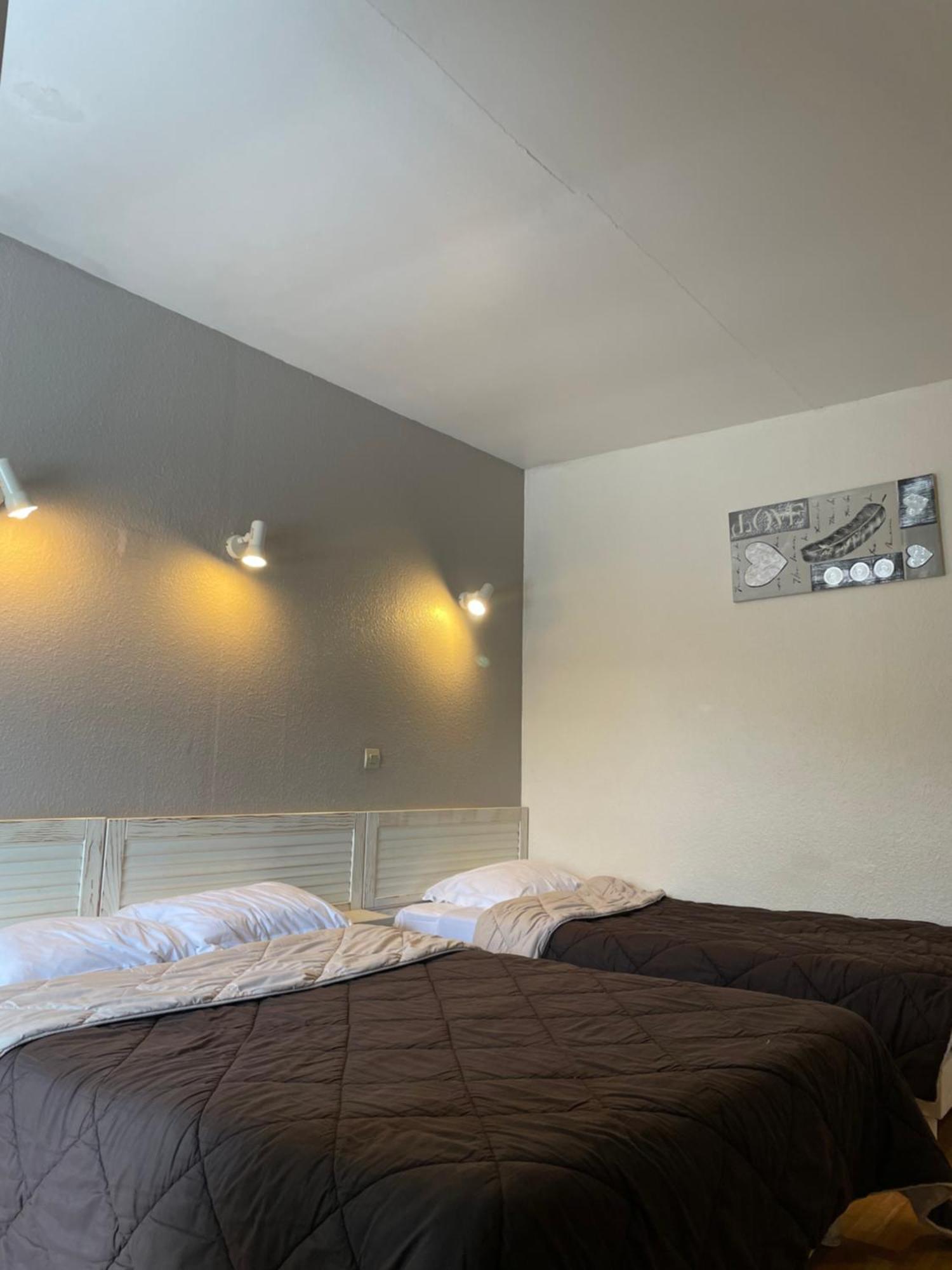 Hotel Auberge Des Charmilles Sainte-Soulle 객실 사진