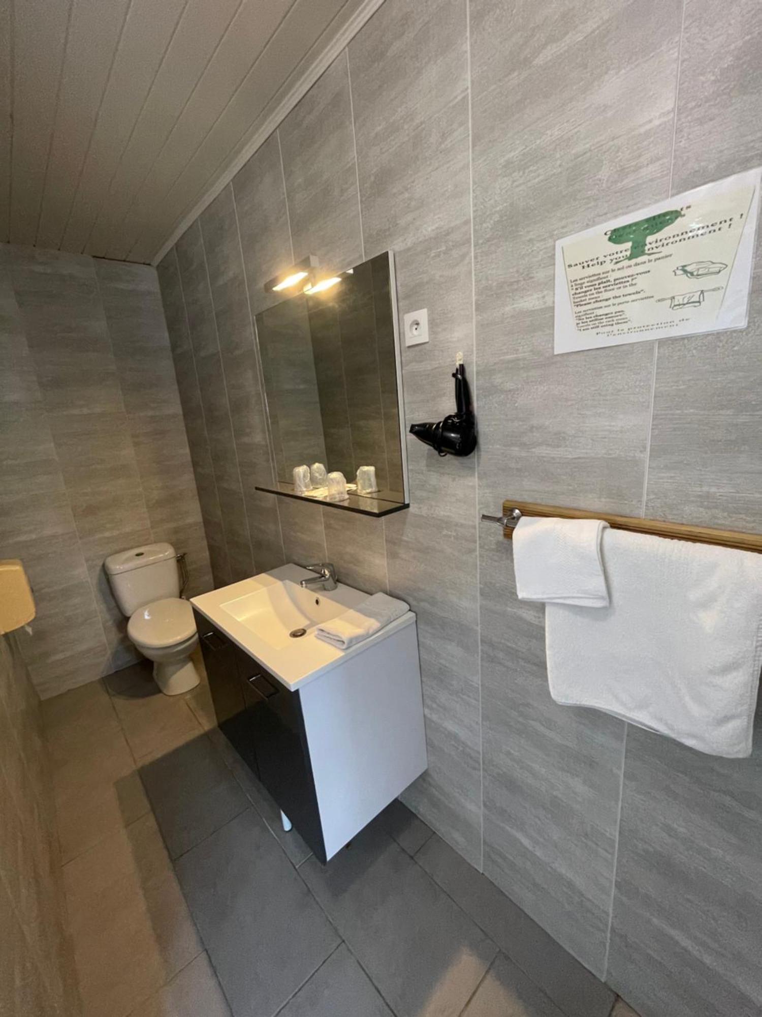 Hotel Auberge Des Charmilles Sainte-Soulle 객실 사진